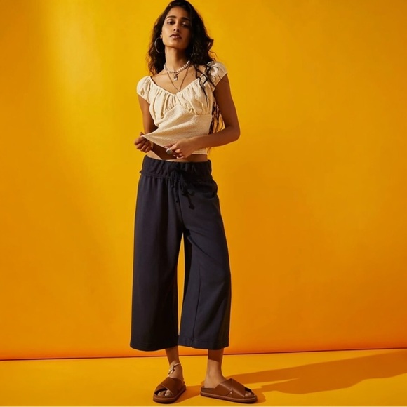 Free People Beach Navy Essential Wide Leg Gaucho Pant - Picture 1 of 3